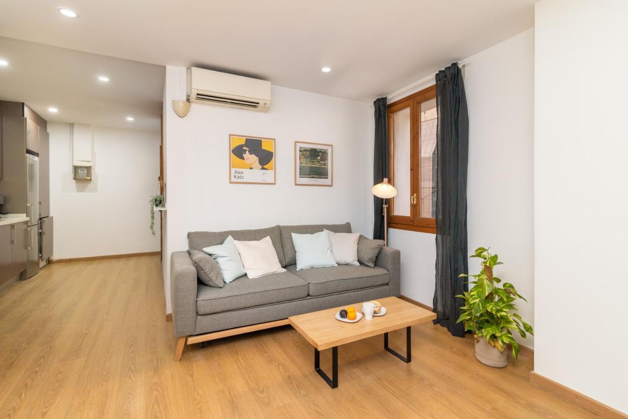 Barcelona Apartments In Born Exterior photo